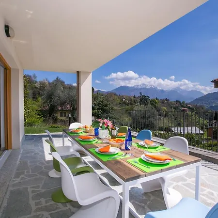Sleeps 12 Pool Air Con Villa *