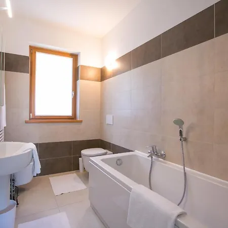 Sleeps 12 Pool Air Con Villa *