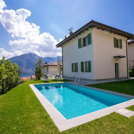 Villa Sleeps 12 Pool Air Con