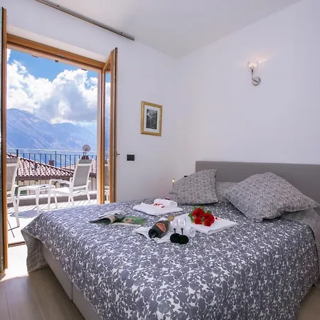 Sleeps 12 Pool Air Con * Tremezzo