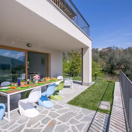 Sleeps 12 Pool Air Con *