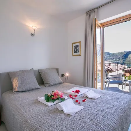 Sleeps 12 Pool Air Con Tremezzo