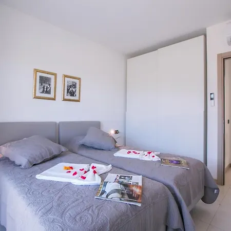 Sleeps 12 Pool Air Con * Tremezzo